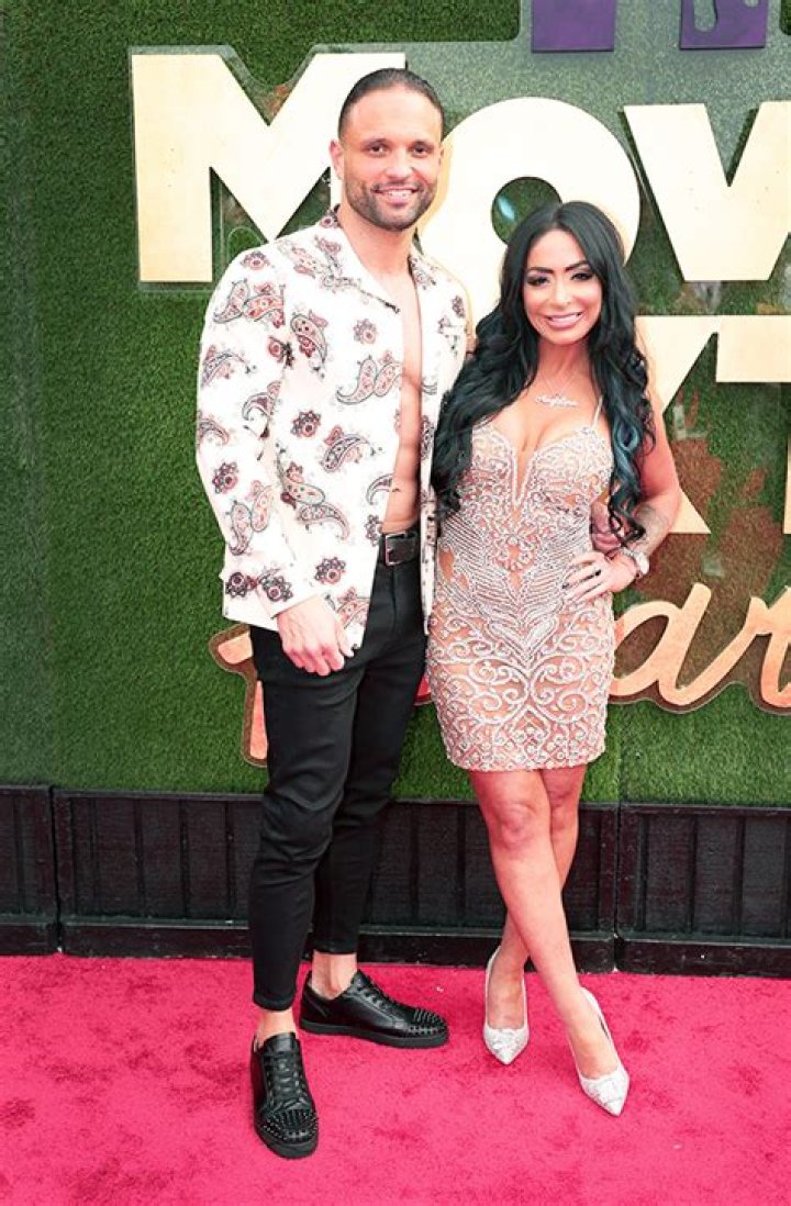 Who Is Vinny Tortorella? Facts About Angelina Pivarnicks Fiance Hollywood Life