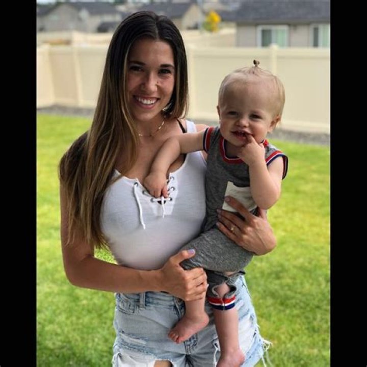 Wife Anna & Family [2023 Update] ·