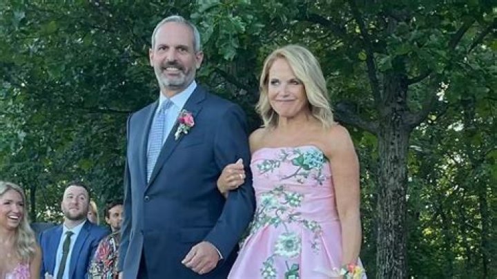 Yahoo News Anchor Katie Couric Remarried After Fifteen Years! Who Is Her Husband? Knwo More About We ·